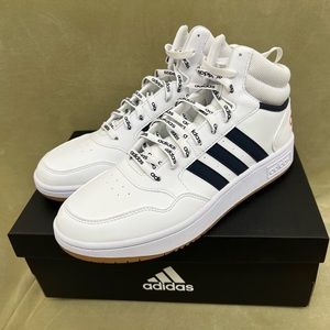 brand new Adidas Sneaker